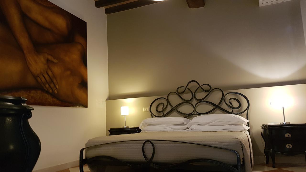 La Corte Dei Sogni B&B โมดินา ภายนอก รูปภาพ